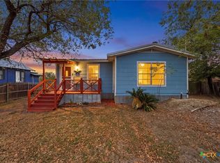 1926 Dreyer Ln, Gonzales, TX 78629