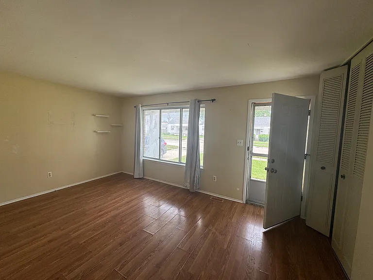 11551 Metter Ave — Photo 4