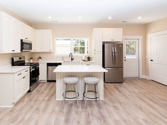 4th image of 1347 Old Tusculum Rd