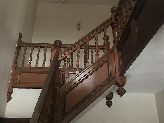 3rd image of 41 Church St
