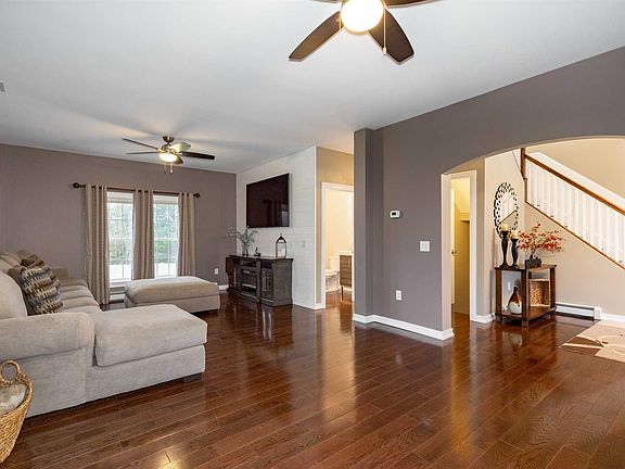 5th image of 4 Frances Ct