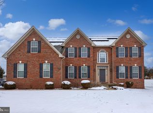 179 Meadowside Dr, Douglassville, PA 19518