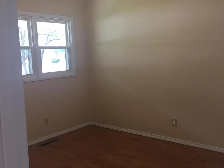 1162 S Bruce Ave — Photo 5