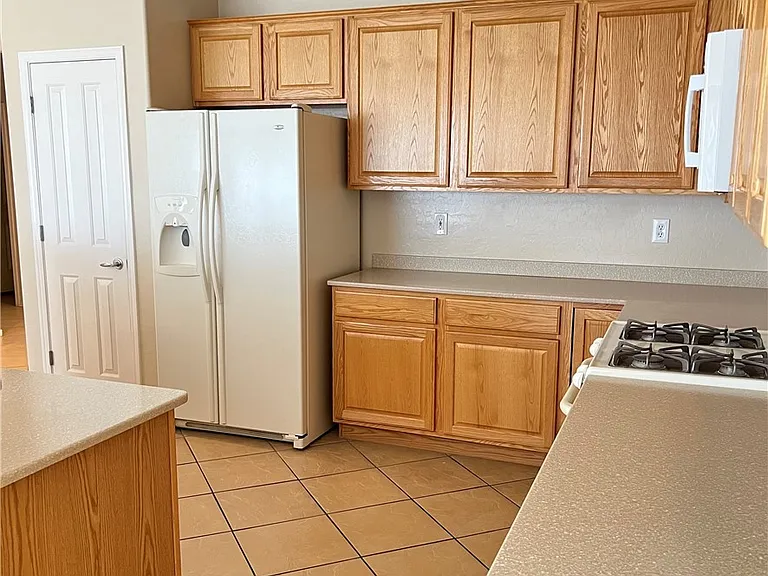 2381 Ecliptic St #0 — Photo 6