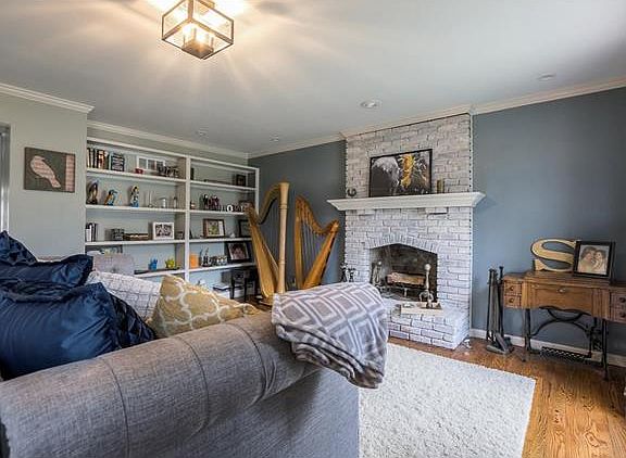 4th image of 10009 W 98th St