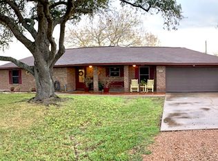 705 Duck Dr, Victoria, TX 77905