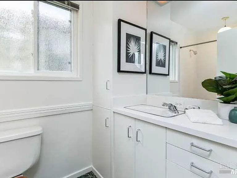 33 Amicita Ave — Photo 21