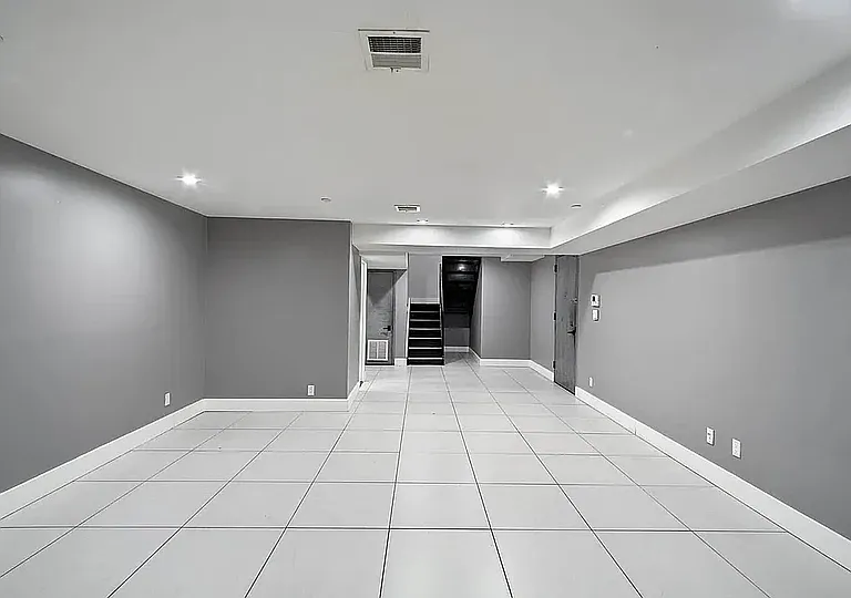 6015 Myrtle Ave #B — Photo 8