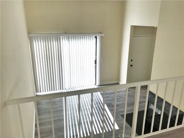 27629 Nugget Dr APT 3, Santa Clarita, CA 91387