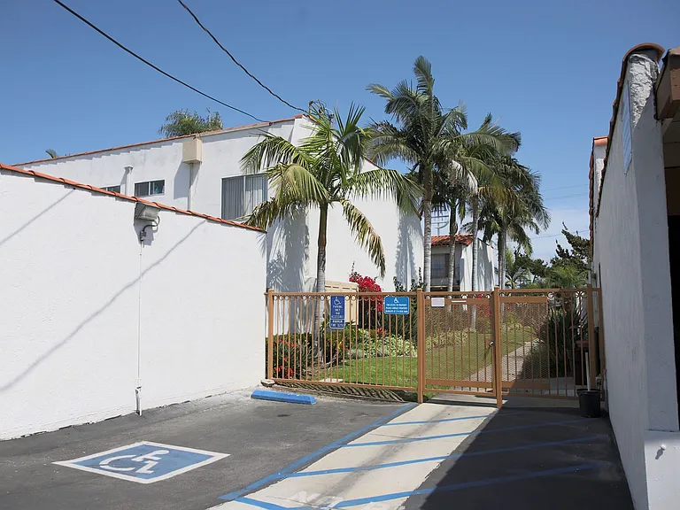 Casa Cortez Apartments — Photo 7