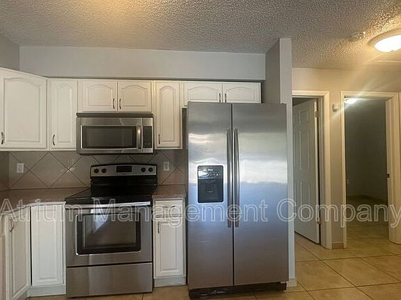 4th image of 2720 Sunrise Ct #2