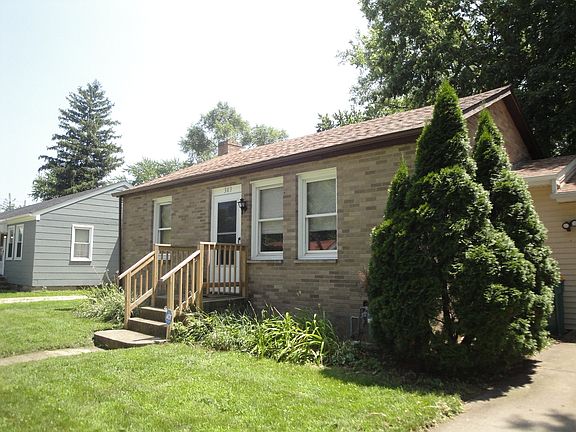 2nd image of 303 E Kankakee River Dr