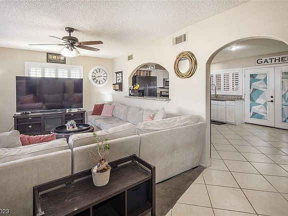 4th image of 4265 Newhaven Dr