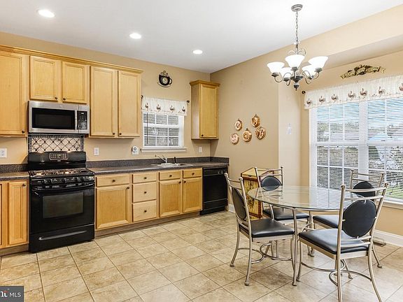 3rd image of 15 Valley Forge Dr