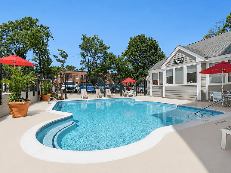 Resort Style Swimming Pool