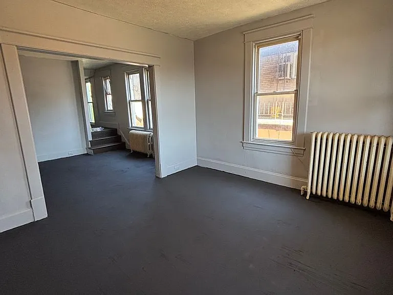 521-523 Dorothy Ave — Photo 5
