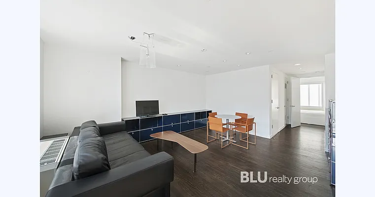 Sold by BLU Real Estate | media 16