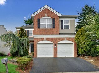 1 Turnberry Dr, Manalapan, NJ 07726