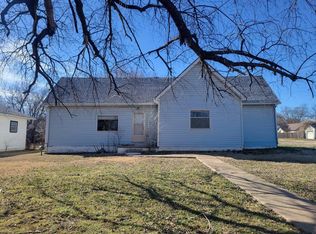 704 S G St, Wellington, KS 67152