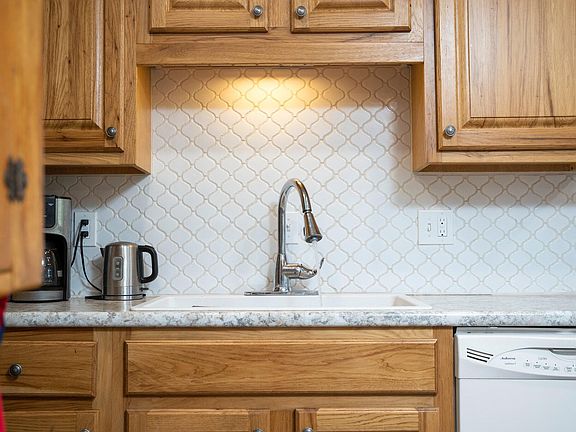 3rd image of 112 Birchwood Ln