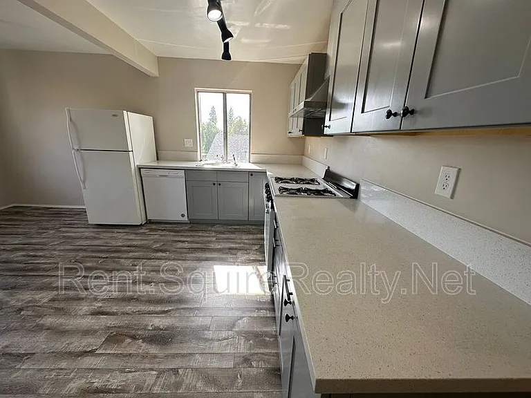 537.5 W Crescent Dr — Photo 8
