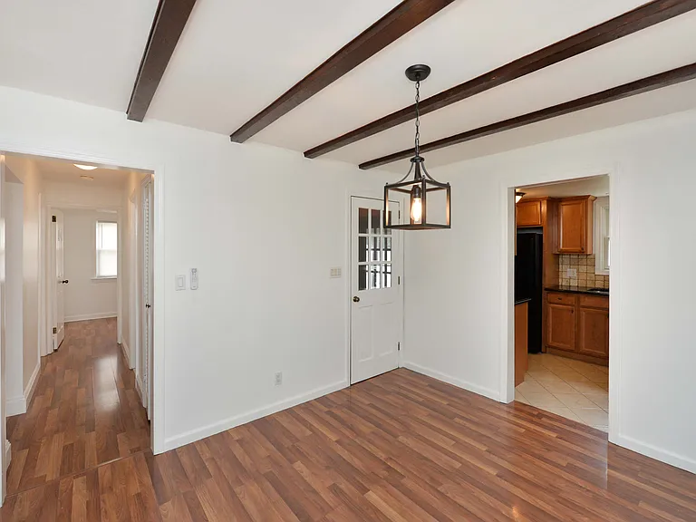 3-11 Lyons Ave — Photo 3