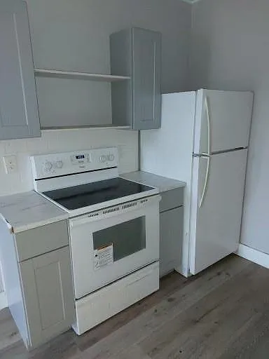 Studio, 1.0 bath, 350 sqft, $950 — Photo 4