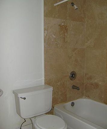 2nd image of 710 Pennsylvania Ave APT 6