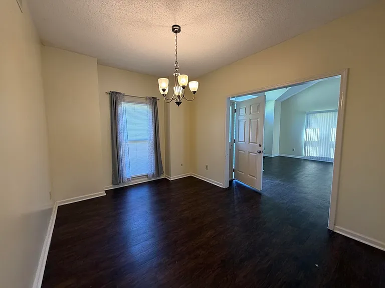 160 Wainwright Mnr — Photo 6
