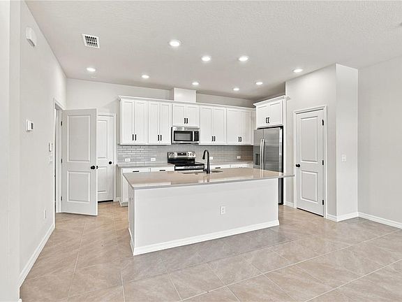 3rd image of 5596 COOPERS HAWK COURT