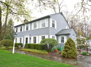 360 E Macarthur Rd, Fox Pt, WI 53217