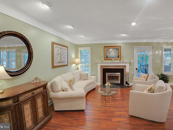 2nd image of 1020 Mastline Dr