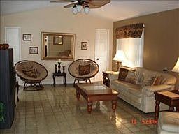 4th image of 906 SE 1st Pl
