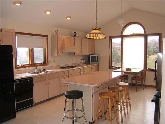 2nd image of 6520 Golf Manor Ct