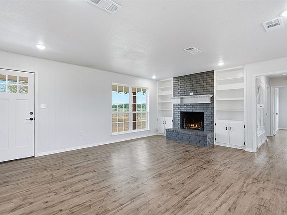 3rd image of 1024 Arbor Vista Dr