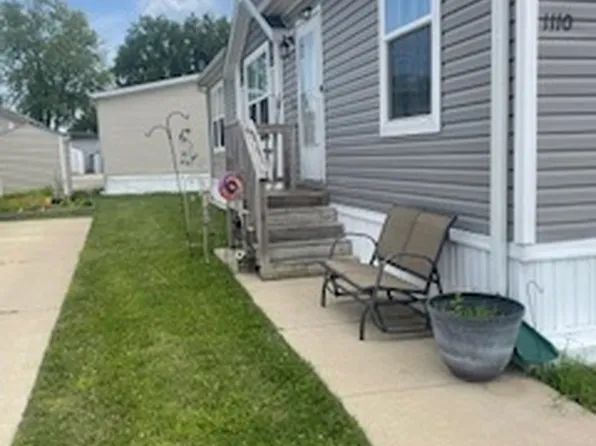 1110 11th St, Winnetka, IL 60093