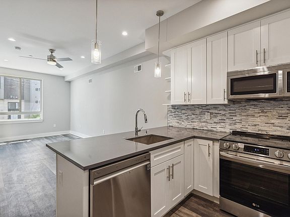2nd image of 1615 Ogden St #1