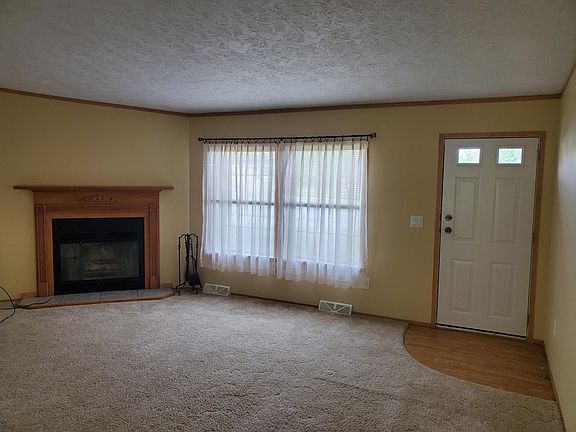 4th image of 108 Janice Ln
