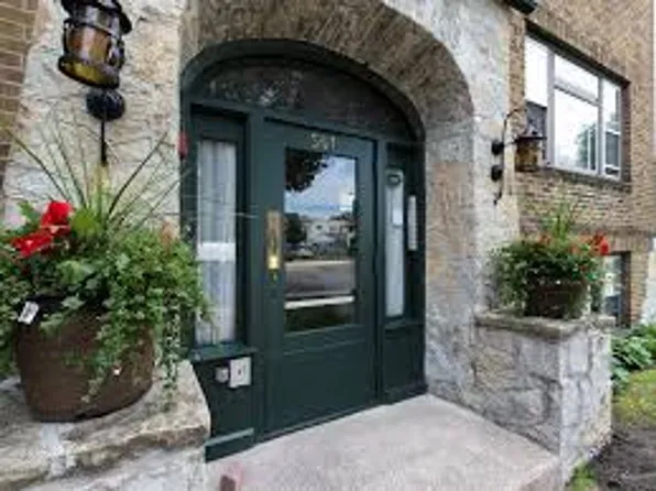 36th Street Villas, 501 E 36th St #3, Minneapolis, MN 55408