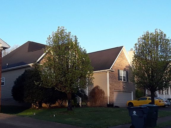 3rd image of 304 Holly Ln