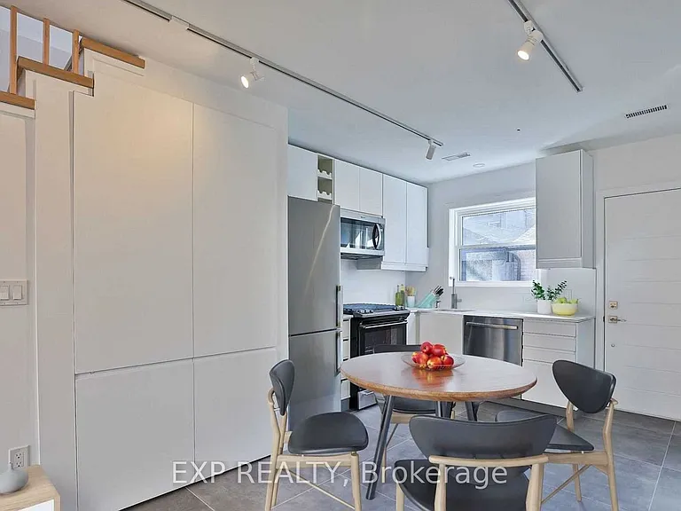 452 Montrose Ave #C — Photo 11