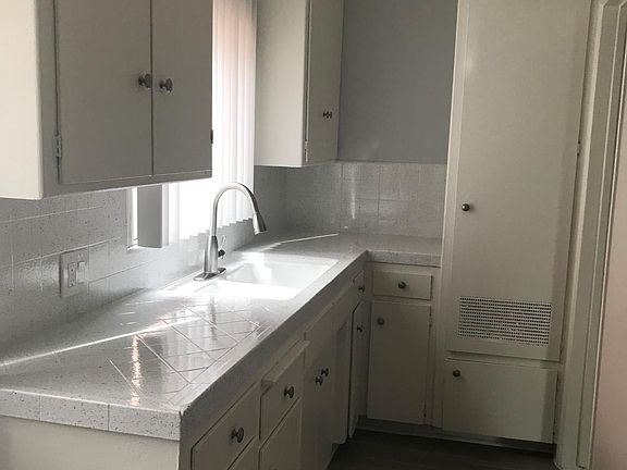 3rd image of 4436 W 117th St #E