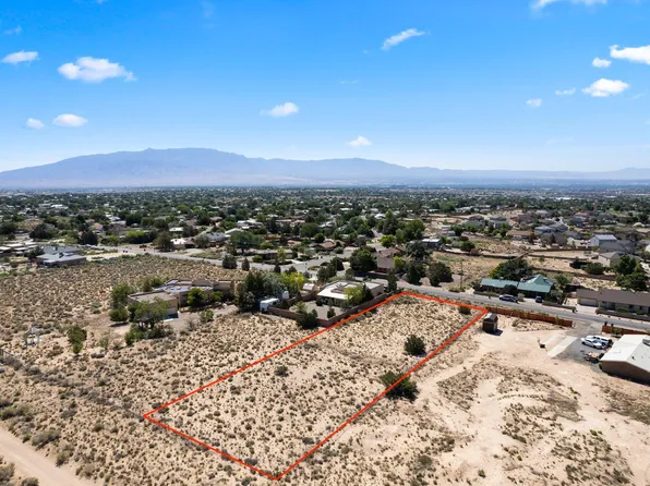 1137 Tulip Rd SE, Rio Rancho, NM 87124