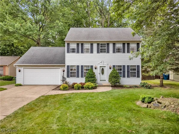 8319 Bradfords Gate, Olmsted Falls, OH 44138