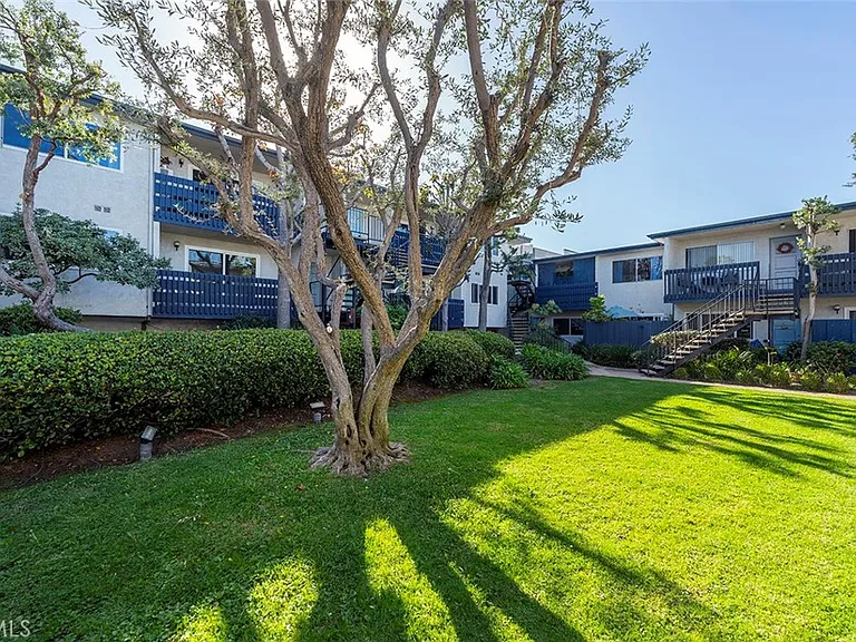 25930 Narbonne Ave #135 — Photo 9
