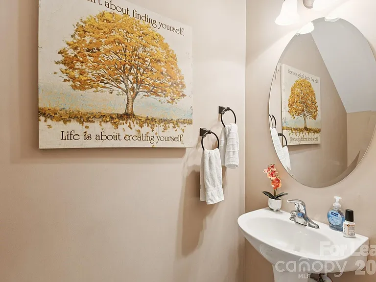 6037 Queens Walk Ct — Photo 16