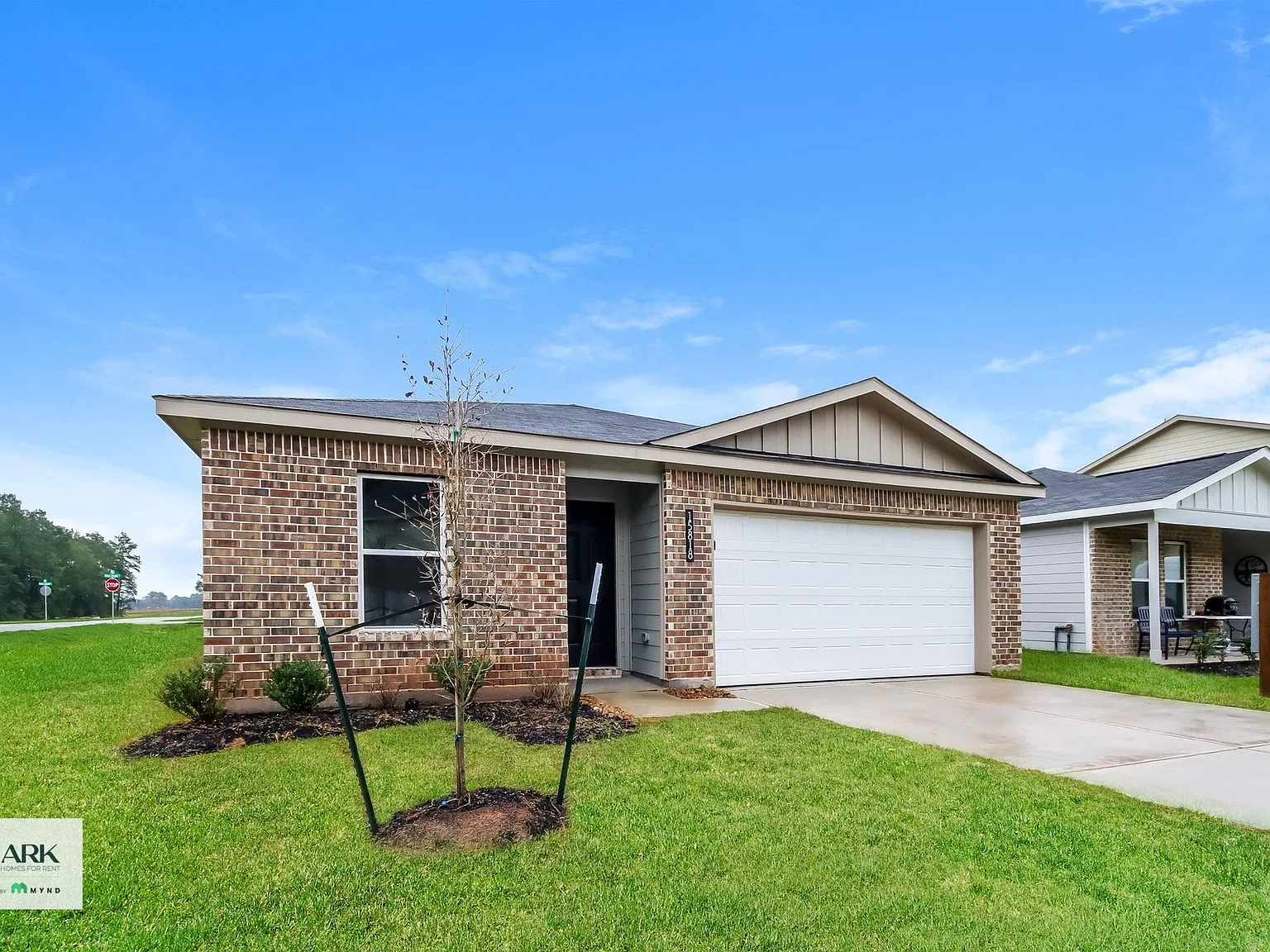 4 bed, 2.0 bath, 1400 sqft, $1,575 — Photo 2
