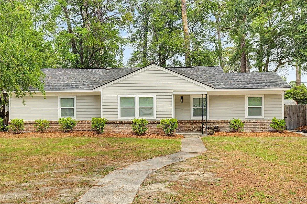 2204 Mason Dr — Photo 1