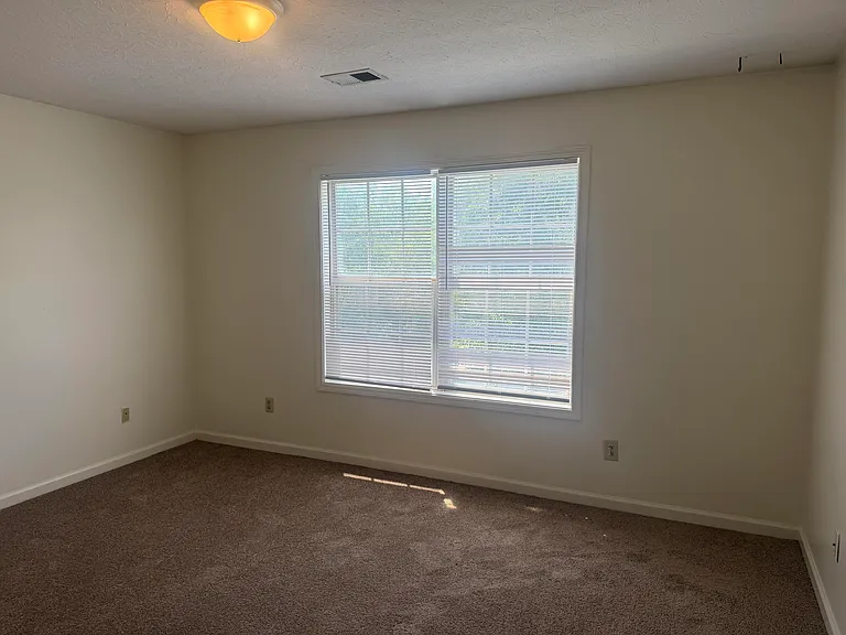 541 Lidian Ct — Photo 17