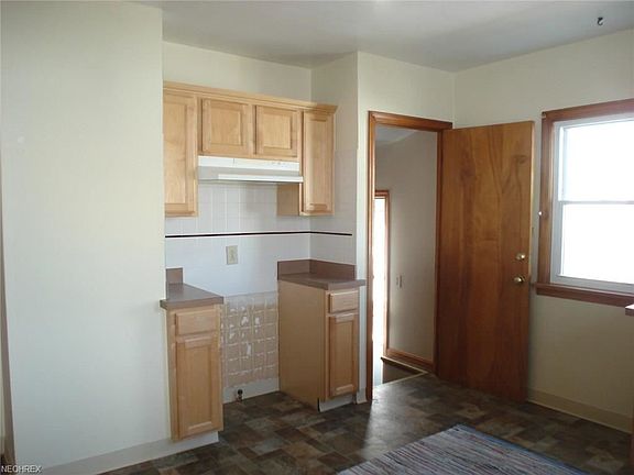 5th image of 75 Sunnycliff Dr